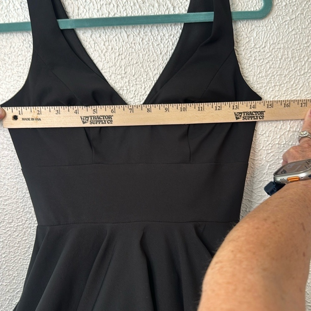 Black Sleeveless V-Neck Cocktail Mini Dress - Picture 5 of 15